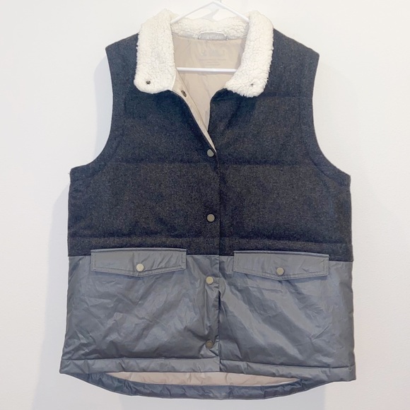 Carve Designs Gray and Green Vest - Picture 2 of 8